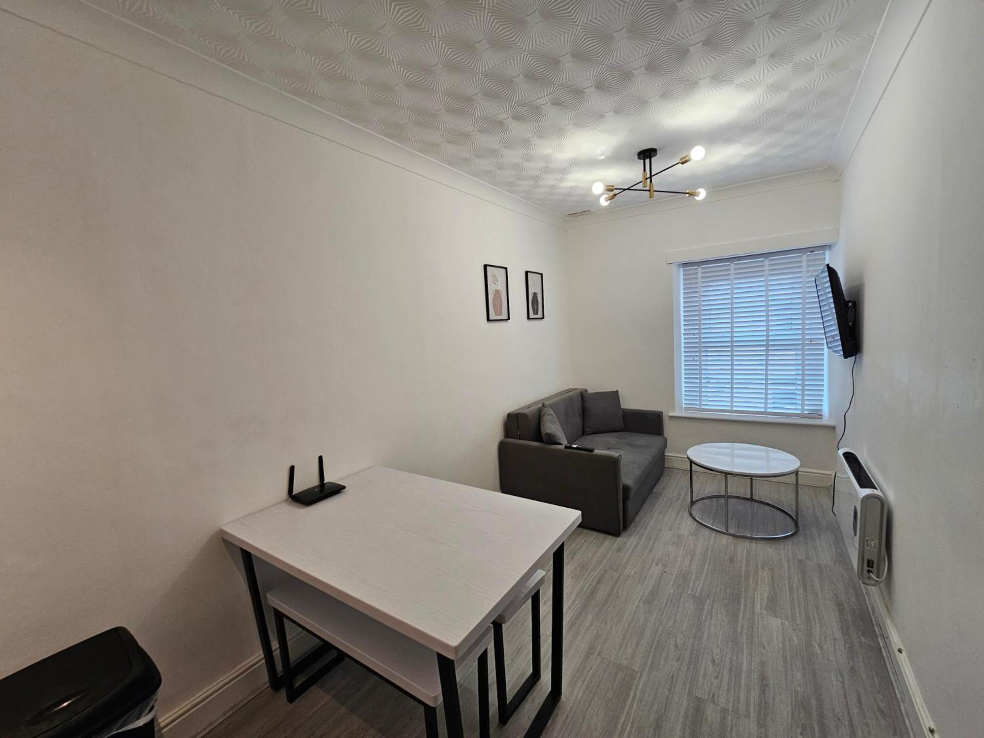 Modern & Stylish 1 Bedroom Flat In Bridgend Town Luaran gambar